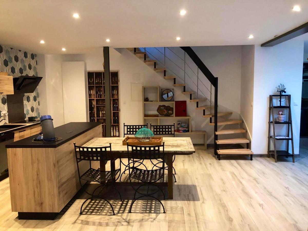 Maison Charmante Avec Piscine Privee A Saint-Georges-De-Pointindouxc エクステリア 写真